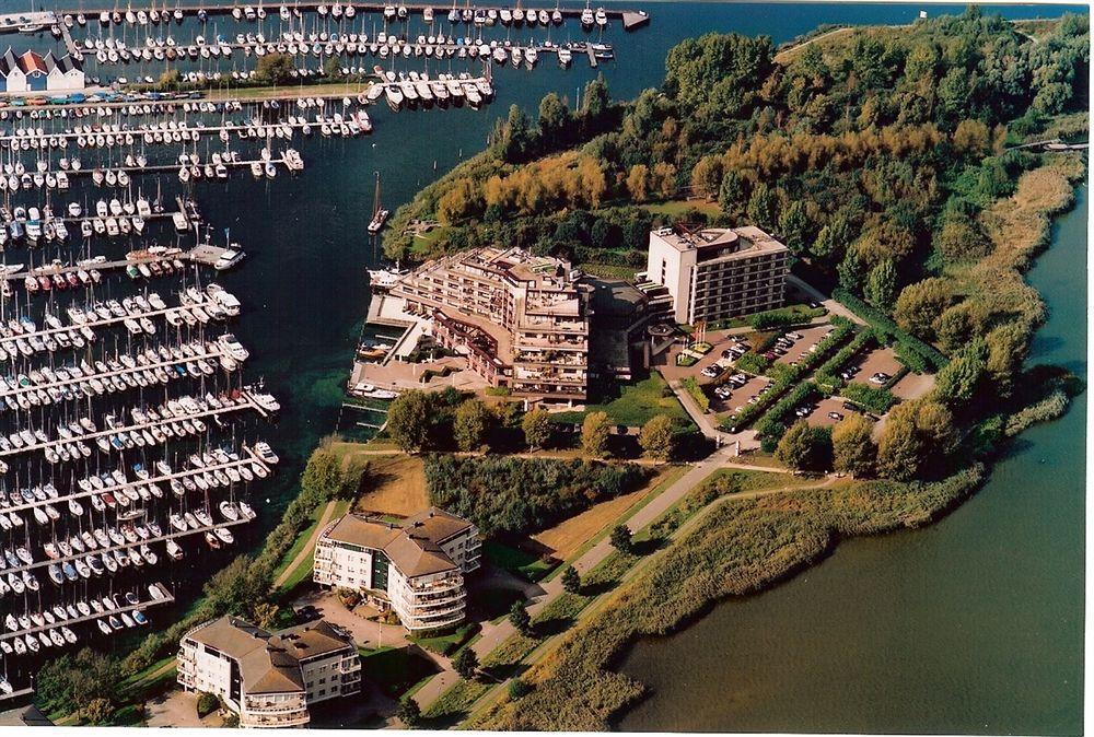 Hampshire Hotel - Newport Хуизен Екстериор снимка