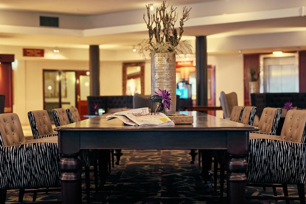Hampshire Hotel - Newport Хуизен Екстериор снимка