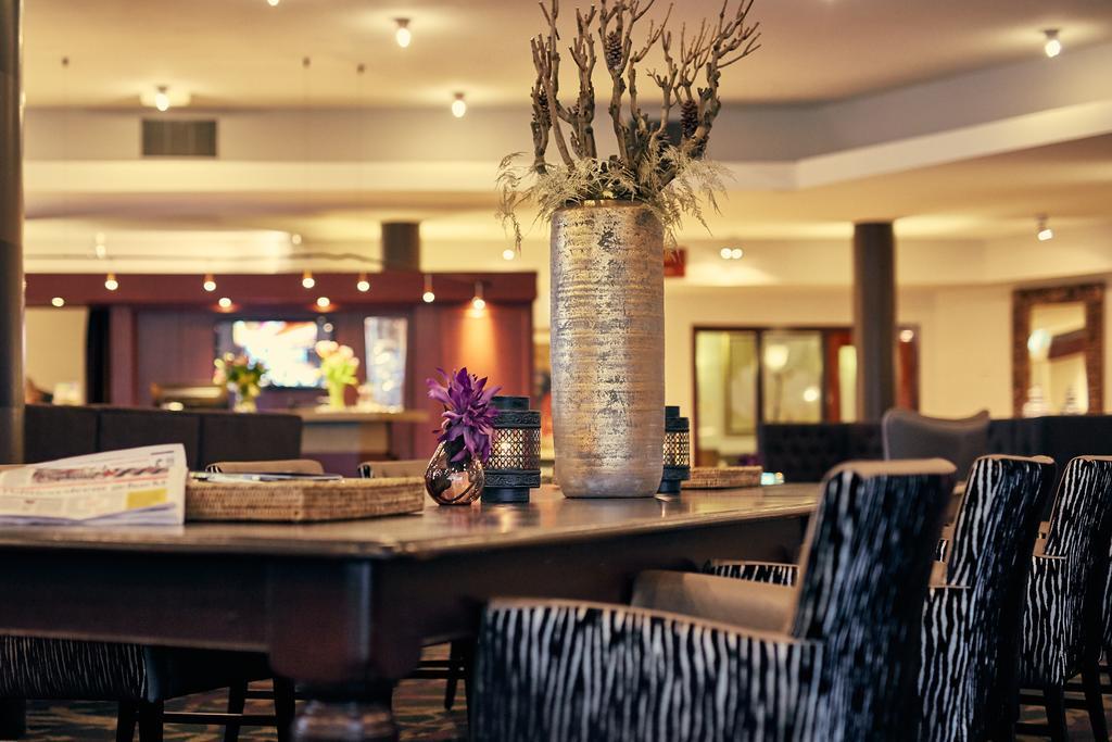Hampshire Hotel - Newport Хуизен Екстериор снимка