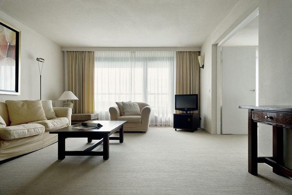 Hampshire Hotel - Newport Хуизен Екстериор снимка