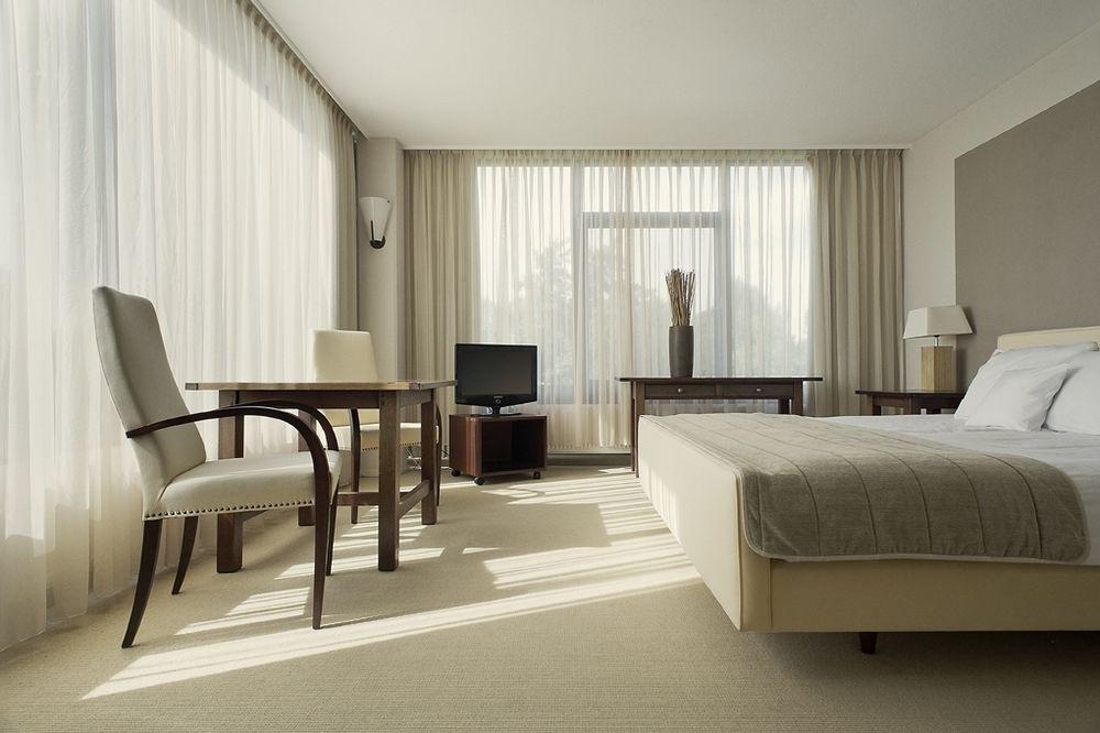 Hampshire Hotel - Newport Хуизен Екстериор снимка