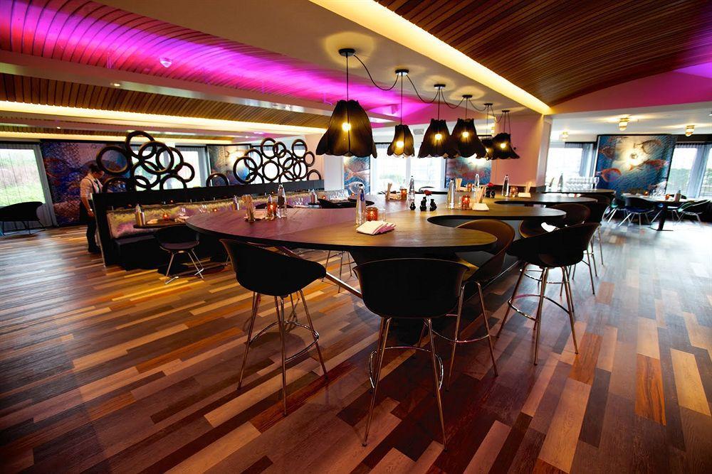 Hampshire Hotel - Newport Хуизен Екстериор снимка