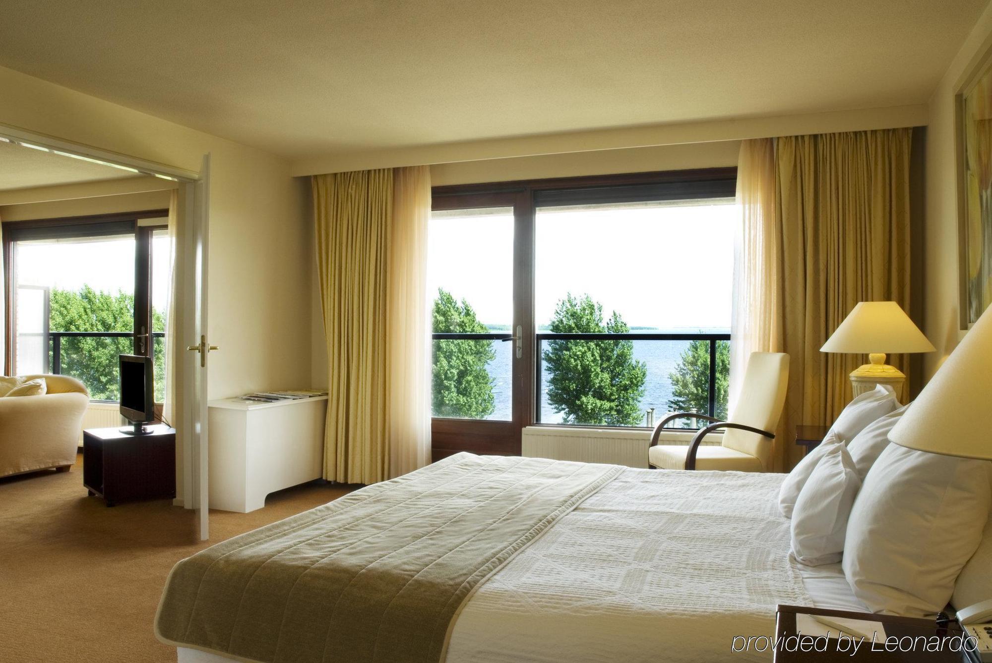 Hampshire Hotel - Newport Хуизен Екстериор снимка